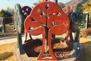 天寿陵园树葬和九公山长城纪念林的树葬哪个价格便宜？