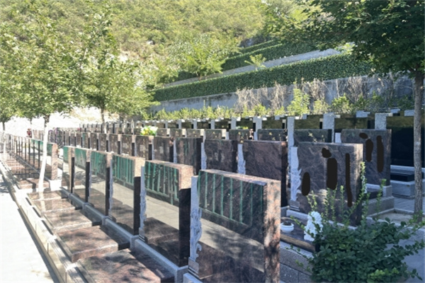 桃峰陵园墓区