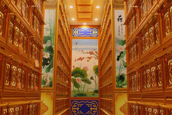 <a href=https://www.zhuanzang.com/mudidaquan/16.html target=_blank class=infotextkey>长城华人怀思堂</a>室内骨灰寄存