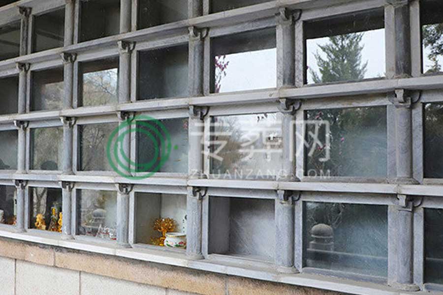怀思堂墓地壁葬