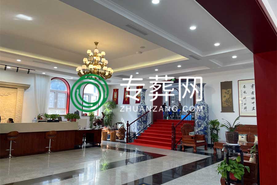 怀思堂墓地